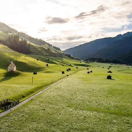 Weiler - Aktiv & Tradition 4* Obertilliach