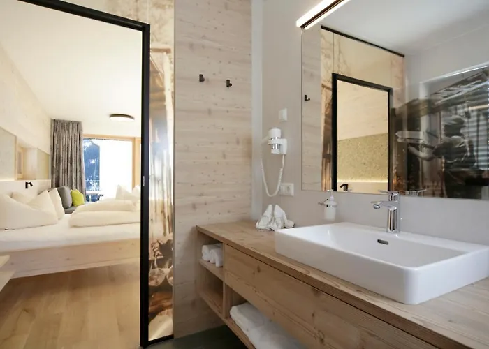 Hotel Weiler - Aktiv & Tradition Obertilliach